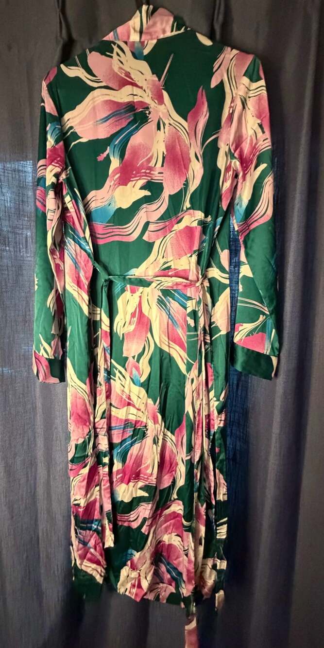 Stars Above Robe Women XS/S Green Tropical Foliage Satin Long Kimono Excellent - Picture 6 of 6